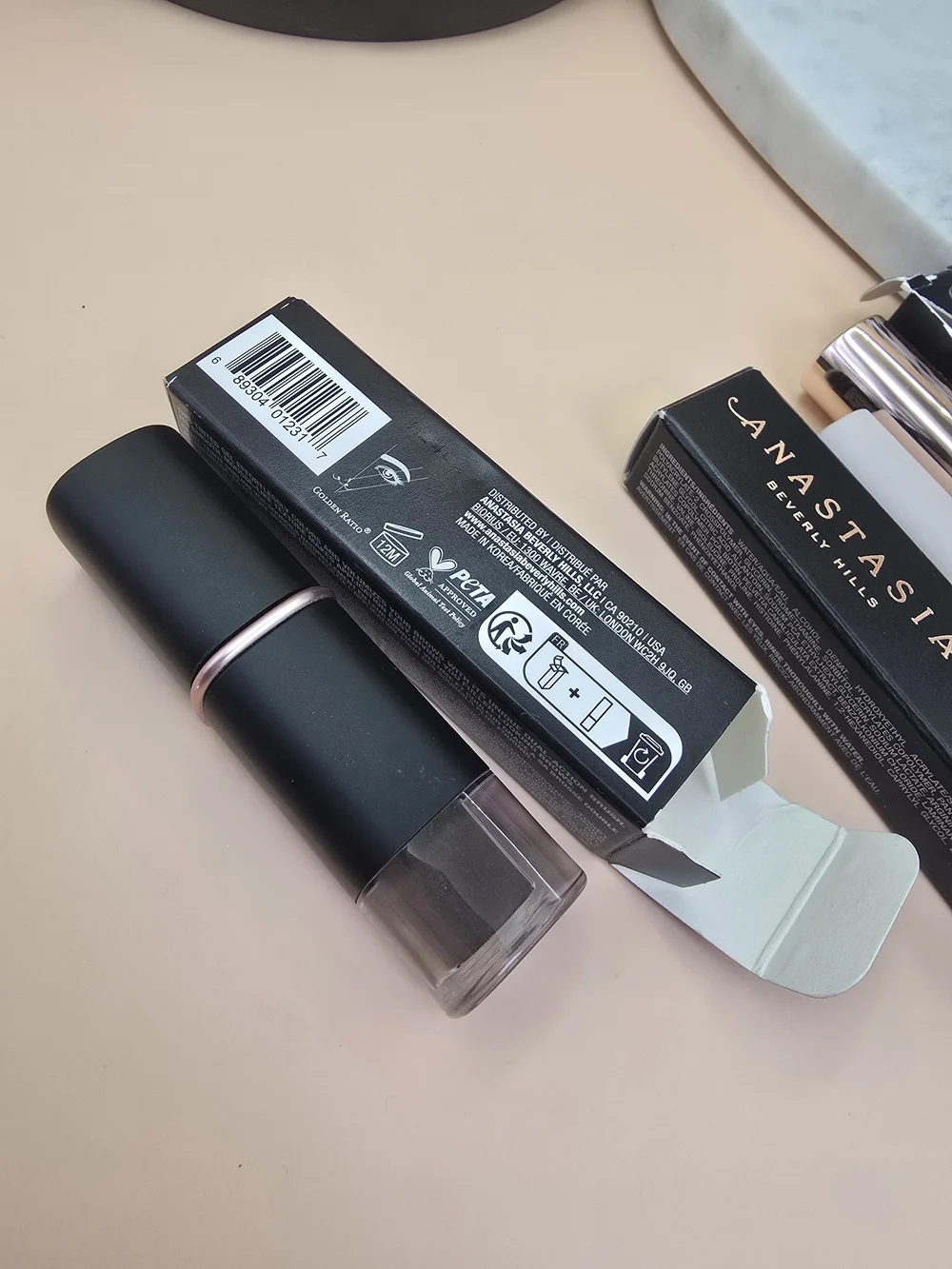 Anastasia Beverly Hills Volumizing Tinted Brow Gel - Black